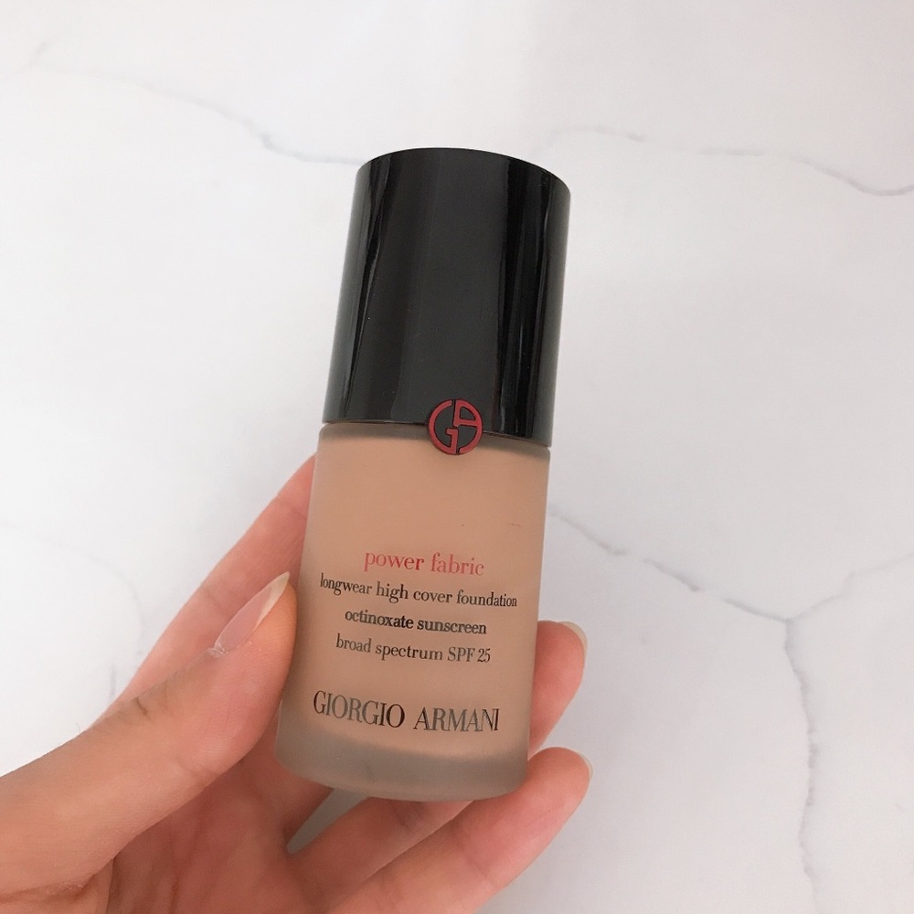 Giorgio Armani Power Fabric SPF 25 *expired 2/19